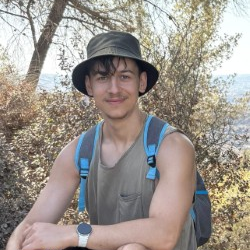 Photo of Arik Geller